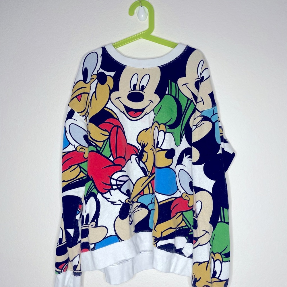 Sweatshirt